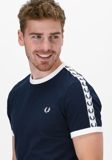 FRED PERRY T-shirt TAPED RINGER T-SHIRT Bleu foncé - large