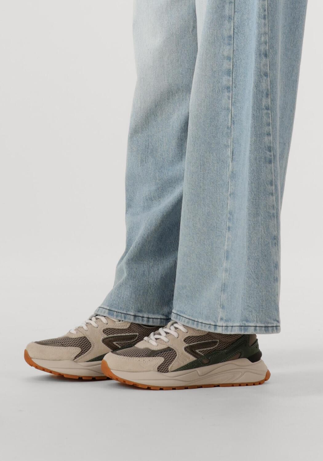 Beige HUB Sneakers GRID-W - large