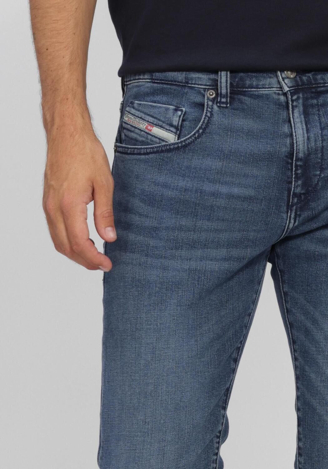DIESEL Slim fit jeans 2019 D-STRUKT en bleu - large