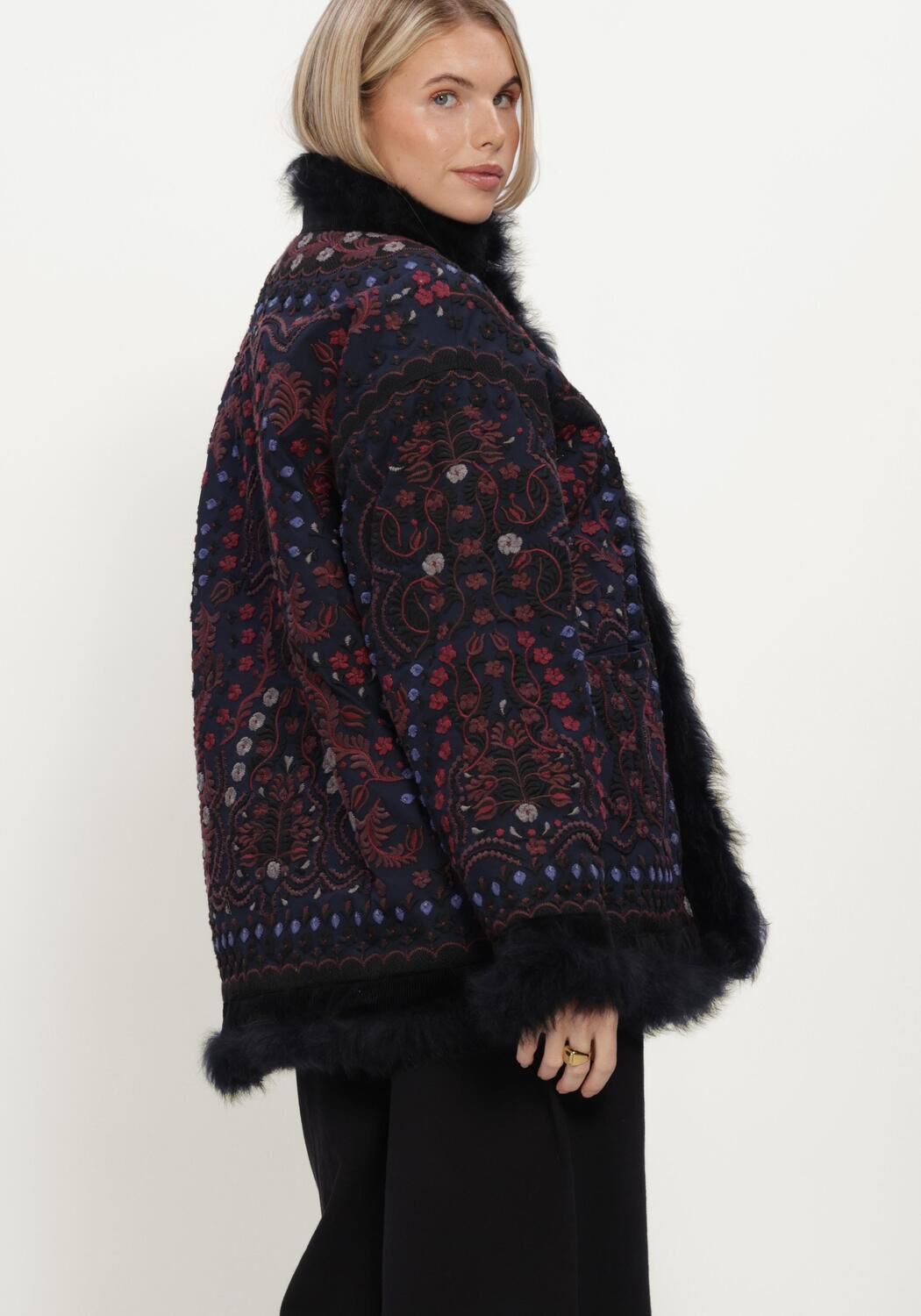ANTIK BATIK Manteau en fausse fourrure IVAN JACKET en multicolore - large