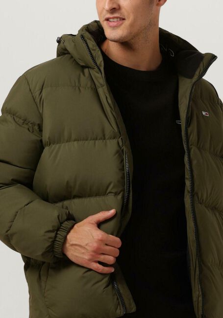 TOMMY JEANS Veste matelassé TJM ESSENTIAL DOWN JACKET en vert - large