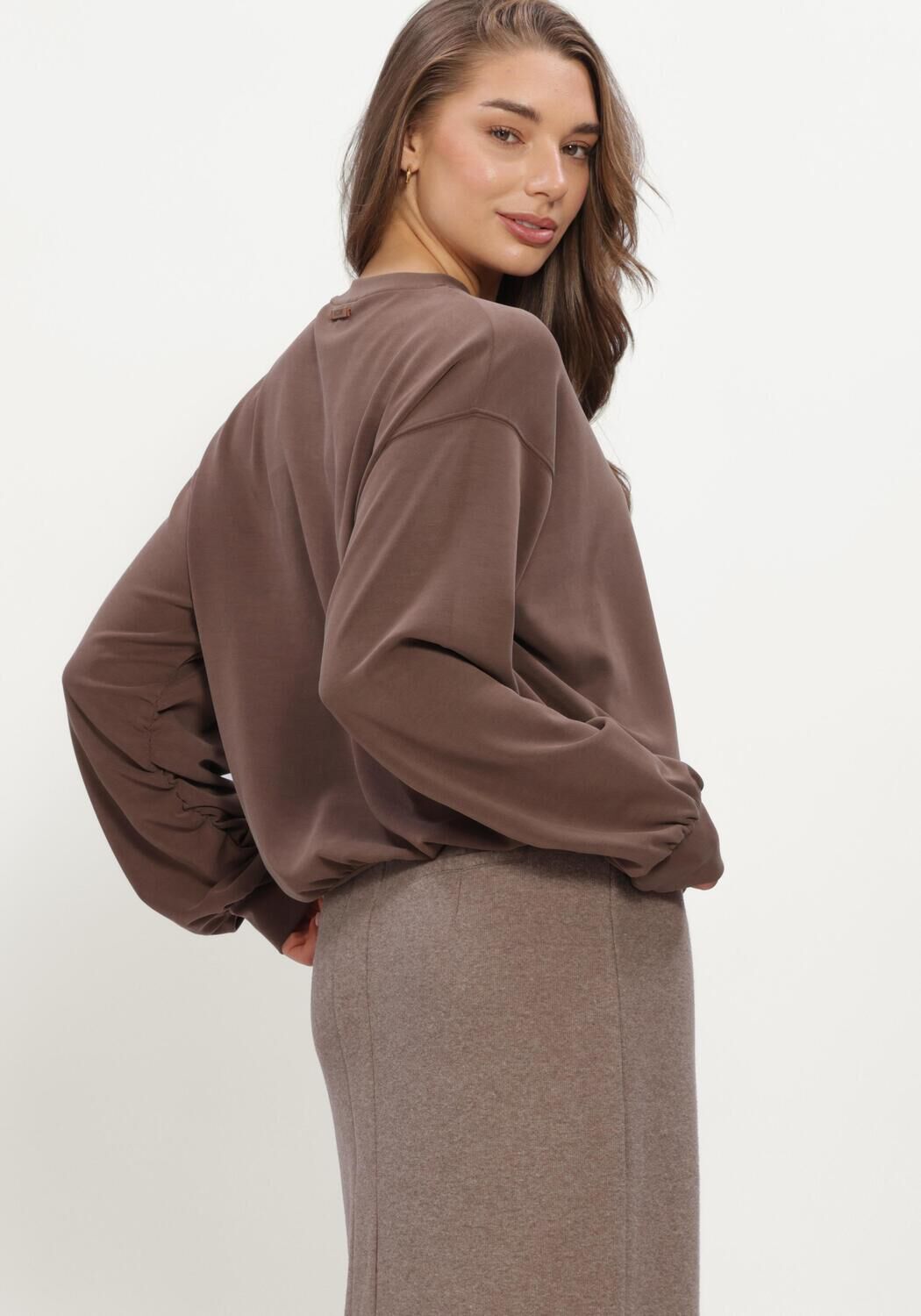 MOSCOW Chandail 66-04-VIOLETTA en marron - large