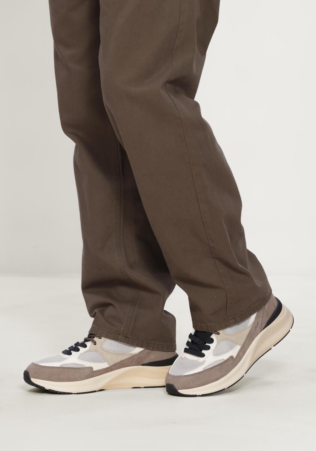 D.A.T.E Baskets basses MUSA en taupe - large
