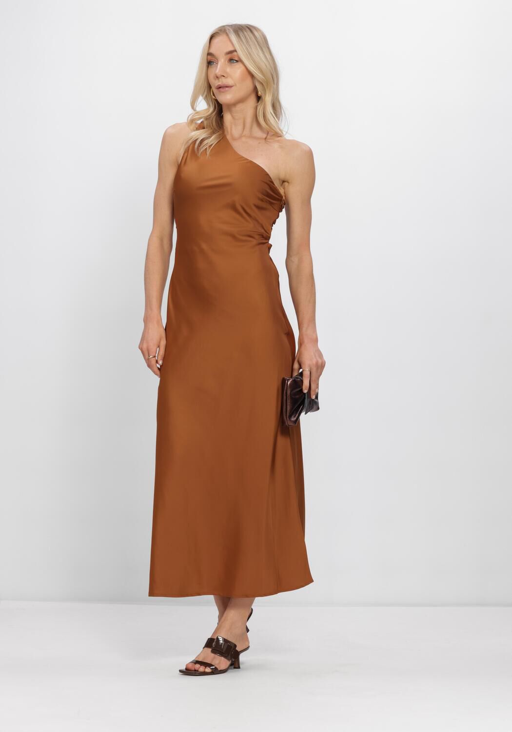 MODSTR&Ouml;M Robe maxi NARCISSAMD DRESS en marron - large