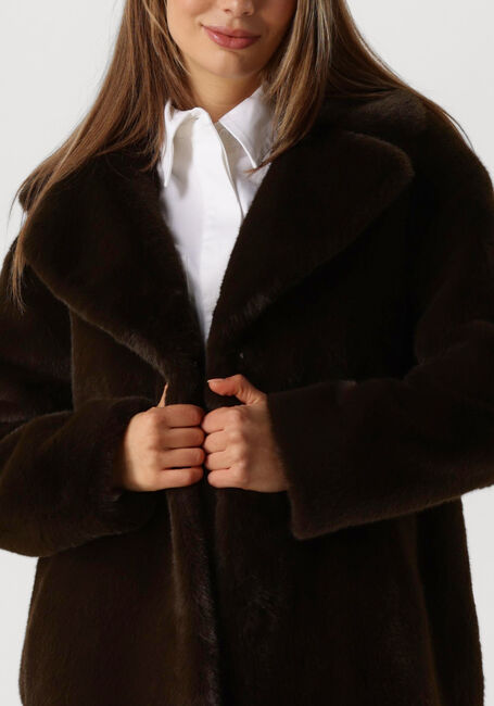 STAND STUDIO Manteau en fausse fourrure CAMILLE COCOON COAT en marron - large