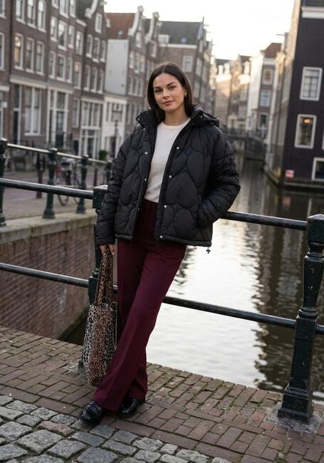 FABIENNE CHAPOT Veste matelass&eacute; PRISCA PUFFER en noir - large