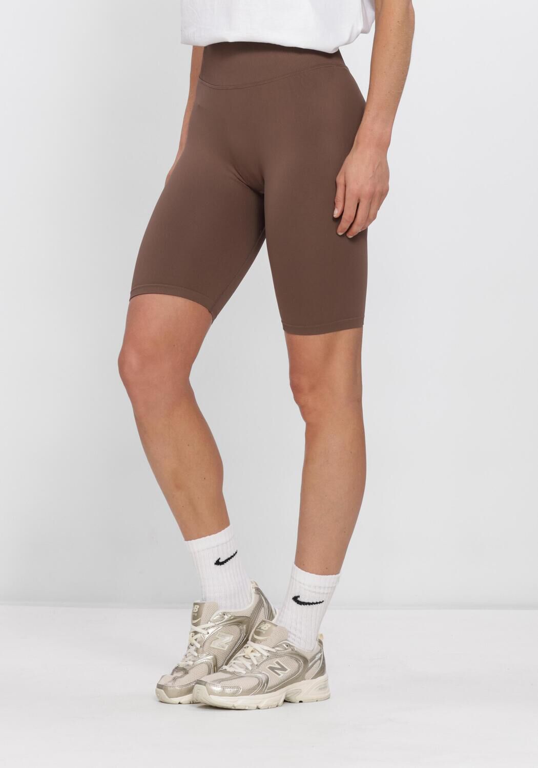 Bruine AIM'N Broeken/jumpsuits SHAPE SEAMLESS BIKER SHORTS - large