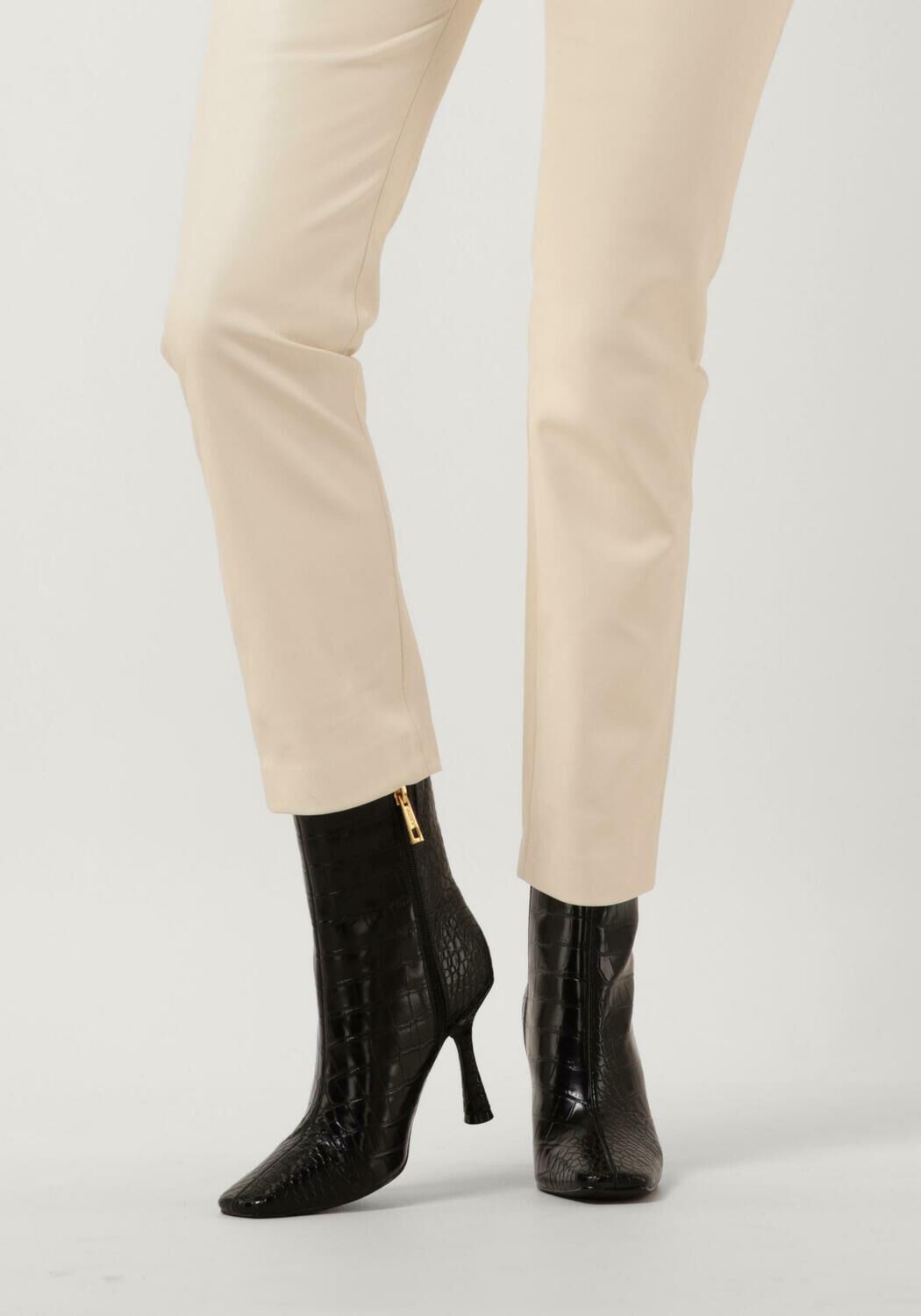 JOSH V FROUKJE Bottines en noir - large