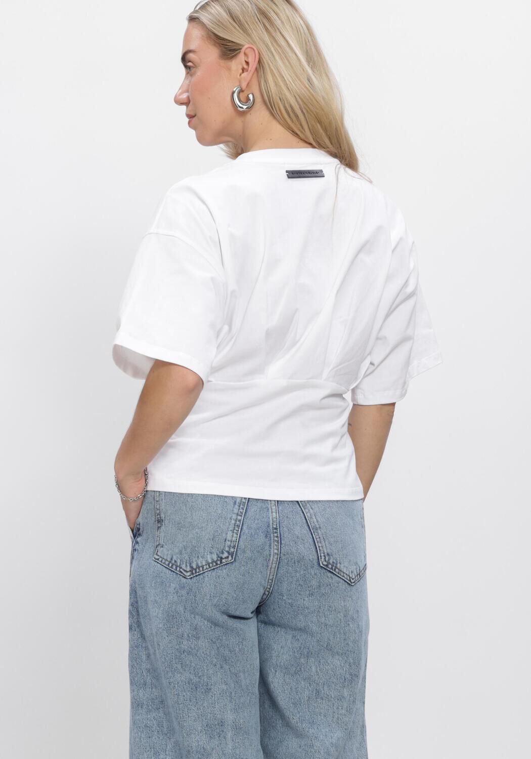 HAUTE L'AMITI&Eacute; ROMIE PLEAT TEE Hauts & T-shirts en blanc - large