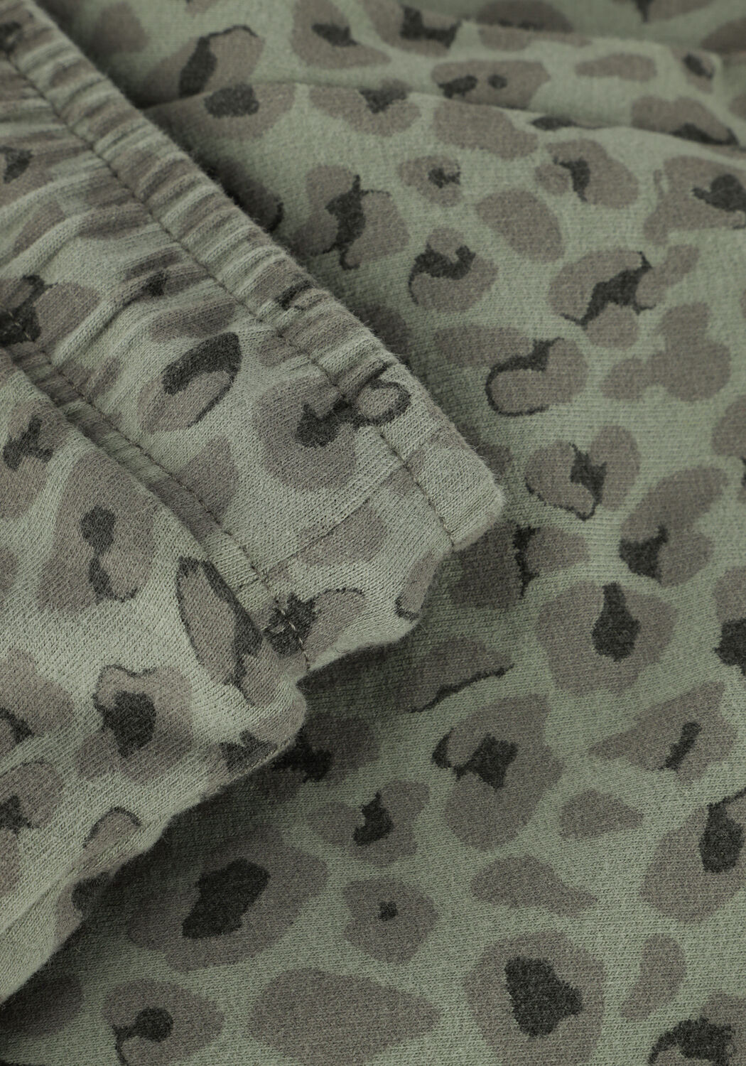 10DAYS Pantalon de jogging CROPPED JOGGER ARMY LEOPARD Vert fonc&eacute; - large