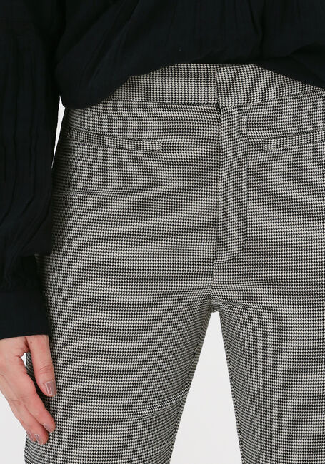 GESTUZ Pantalon évasé MARISIOL GZ MW FLARED PANTS en noir - large