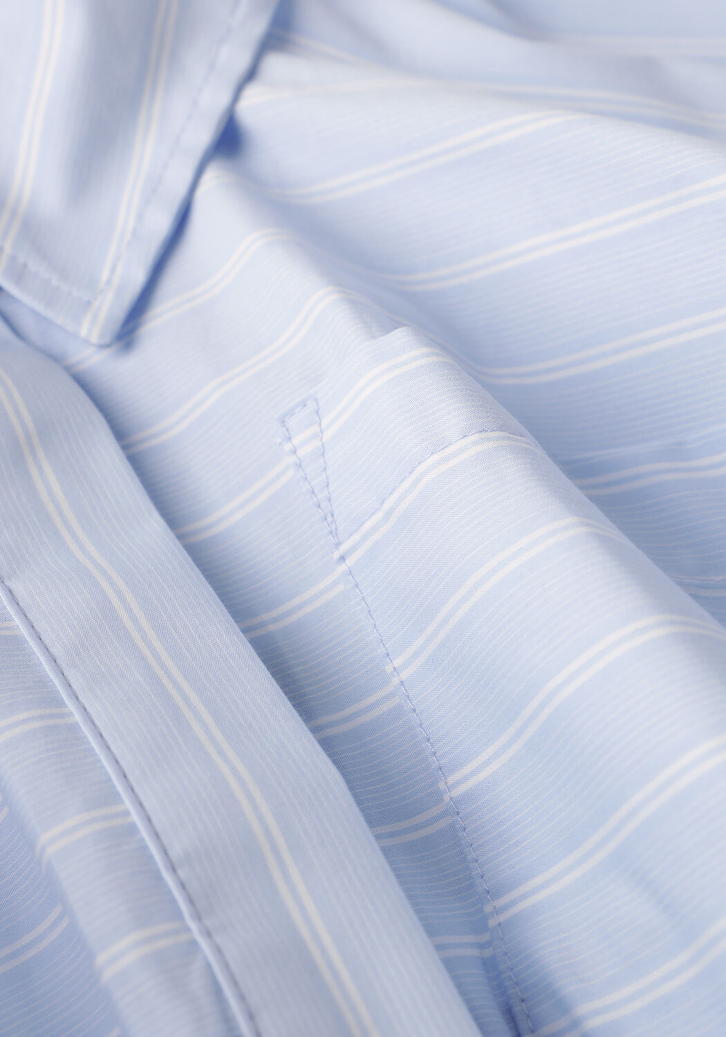 HAUTE L'AMITI&Eacute; SOPHIE STRIPE SHIRT Blouses en bleu - large