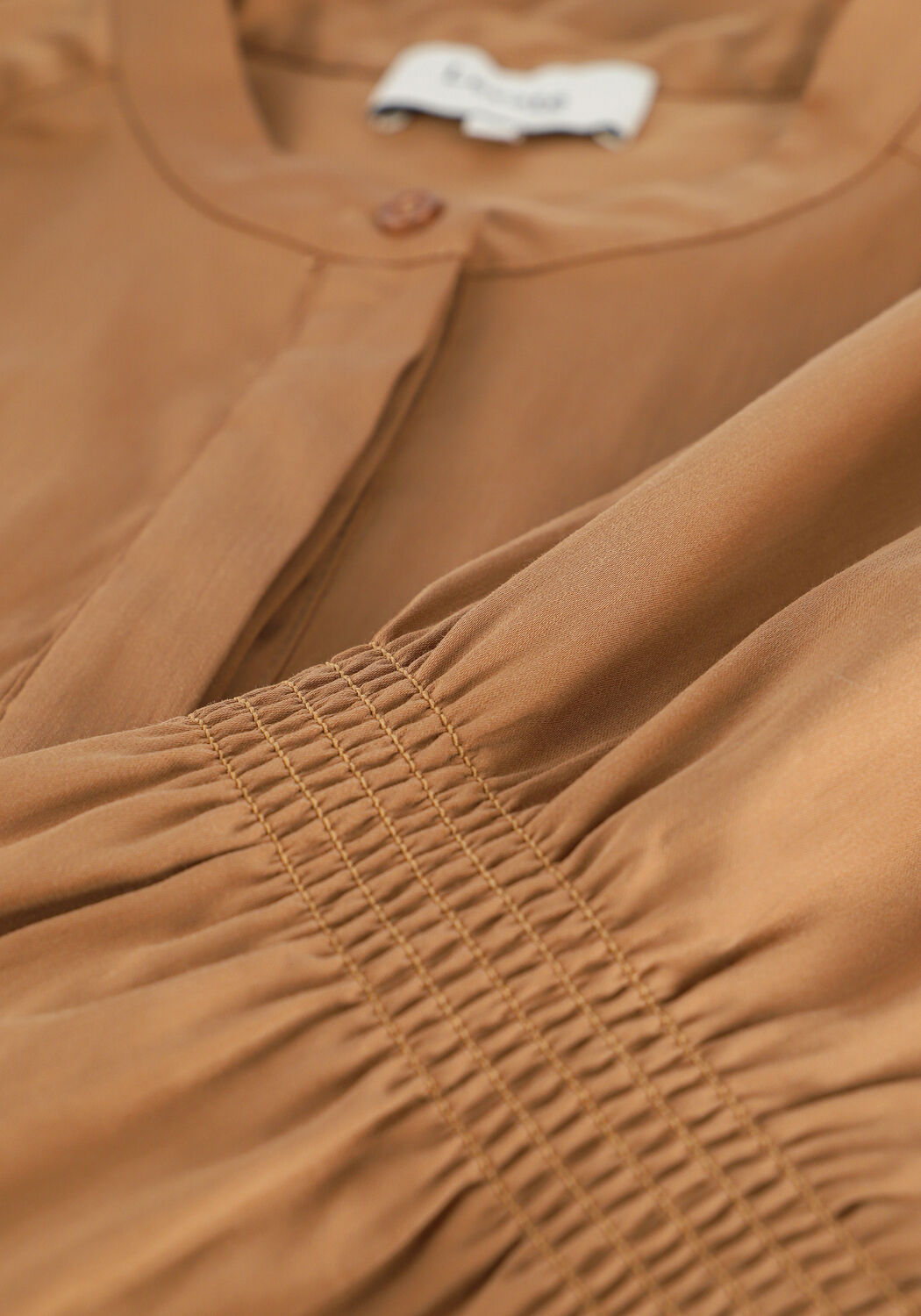 LEVETE ROOM ISLA SOLID 15 Blouses en camel - large