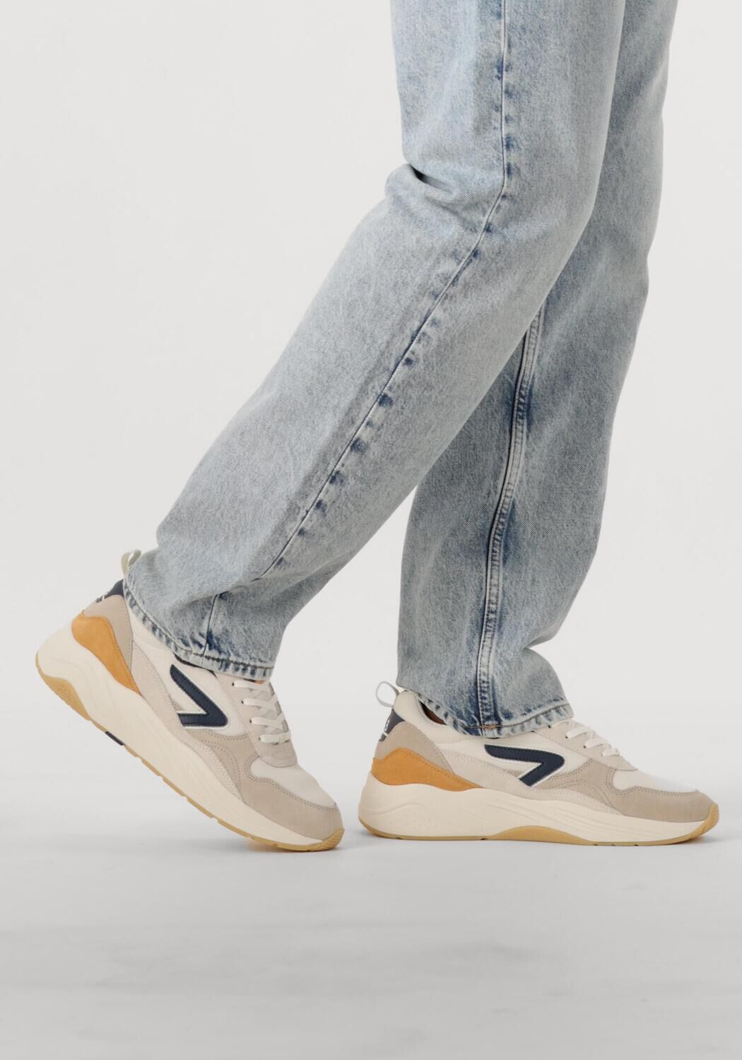 Witte HUB Sneakers GLIDE - large