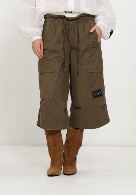 HAUTE L'AMITI&Eacute; Pantalon cargo PULL ON CARGO BERMUDAS en vert - large