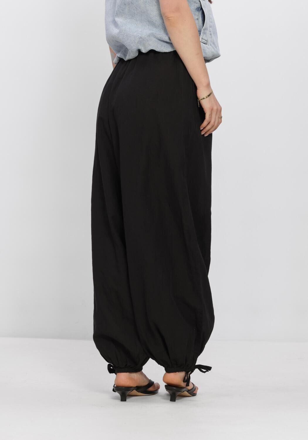 NEO NOIR ROXANE BALLOON LINEN PANTS Pantalons en noir - large