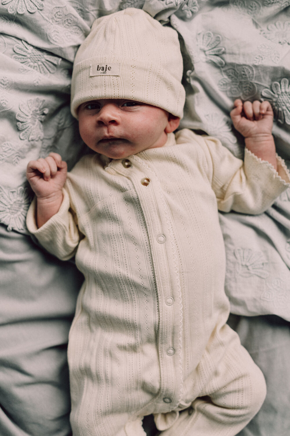 Witte BAJE STUDIO Muts VIVA - large