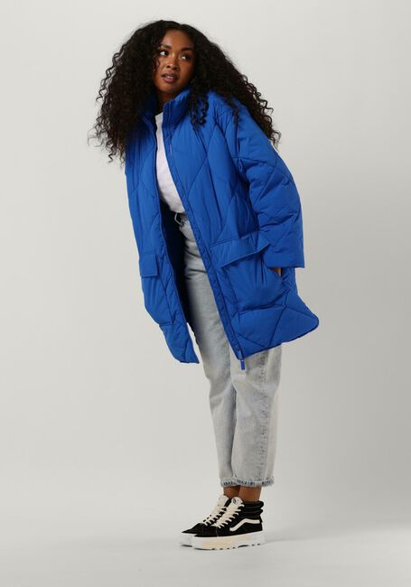 SELECTED WOMEN Veste matelass&eacute; HEIDI PUFFER JACKET en bleu - large