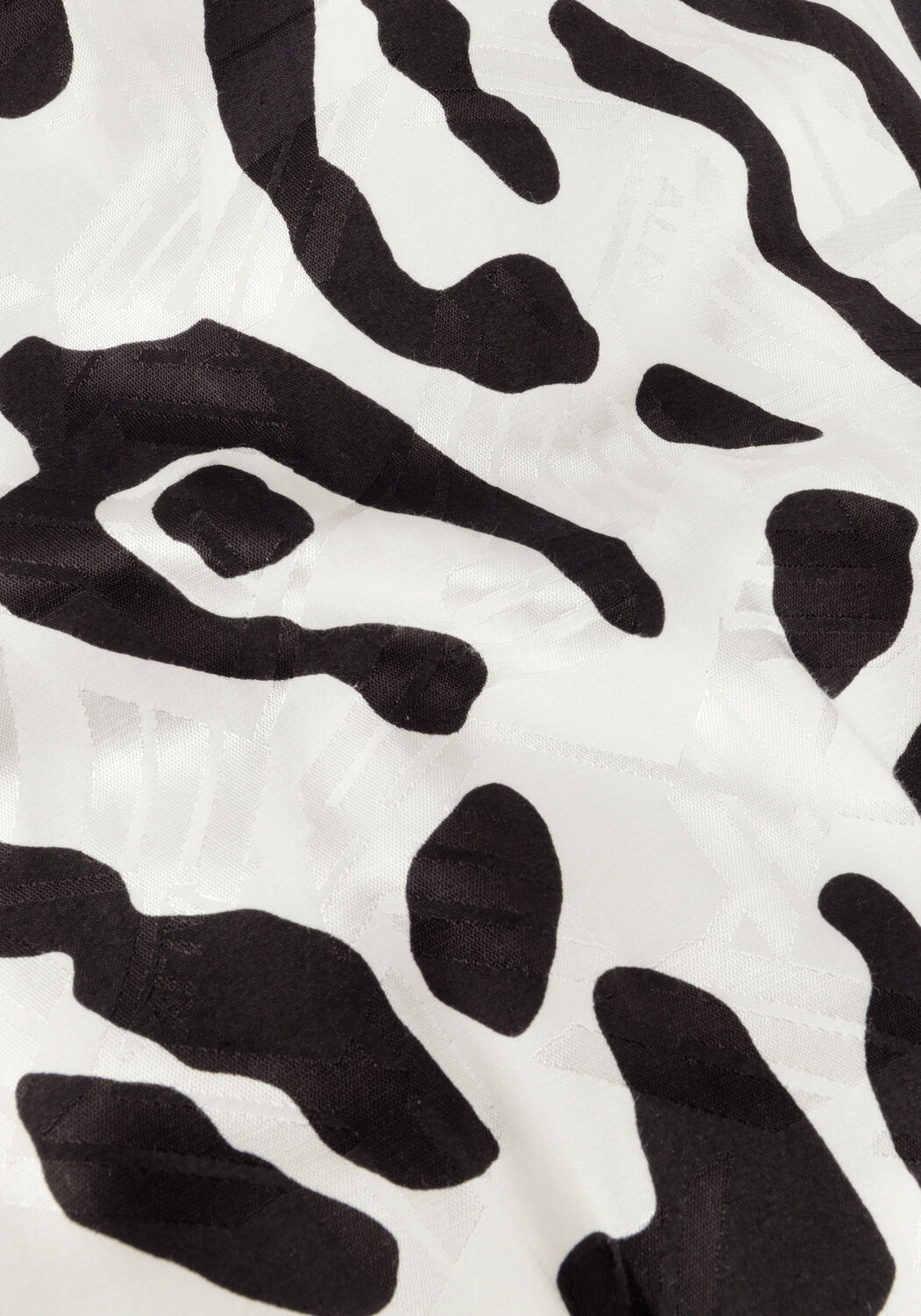 Zwarte ALIX THE LABEL  LADIES WOVEN BIG ANIMAL JACQUARD PLAYSUIT - large