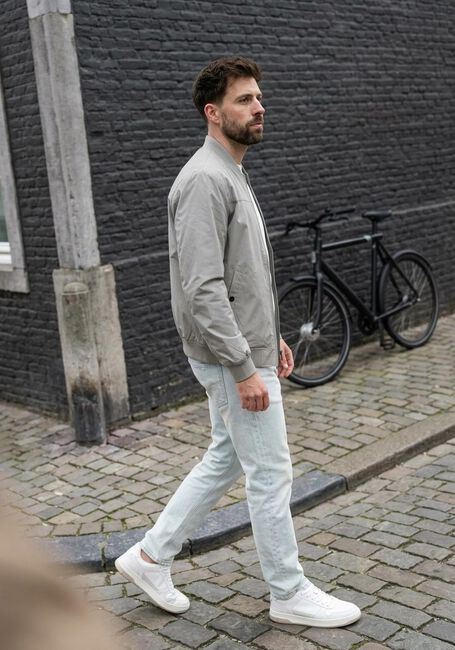 SCOTCH & SODA T-shirt ESSENTIAL LOGO BADGE T-SHIRT en blanc - large