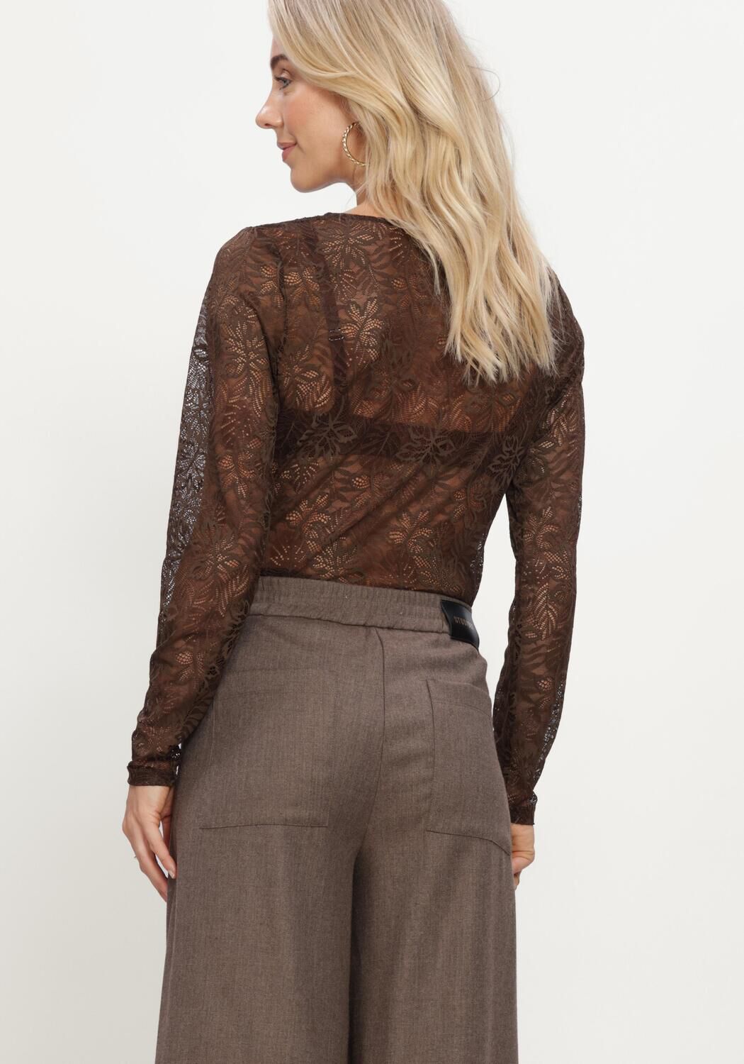 AIMEE THE LABEL TONNYW6 Hauts & T-shirts en marron - large