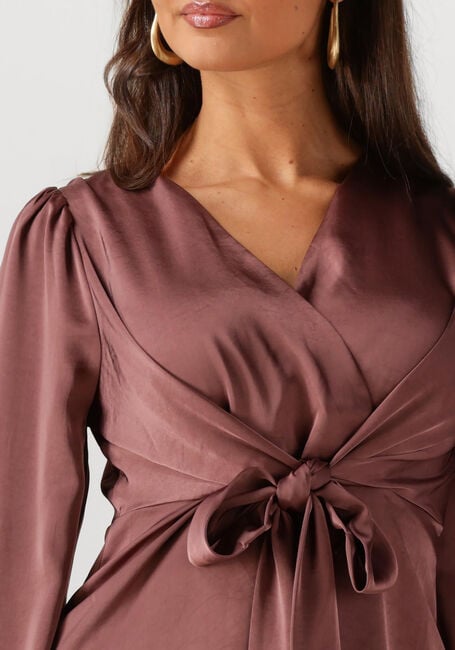 NEO NOIR Robe midi RIMINI HEAVY SATEEN DRESS en taupe - large