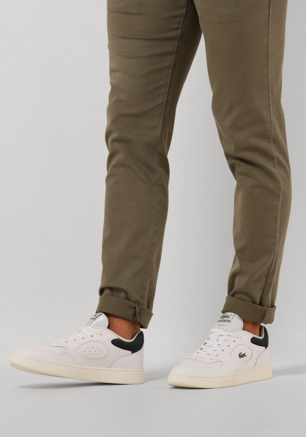 LACOSTE Baskets basses LINESHET en blanc - large