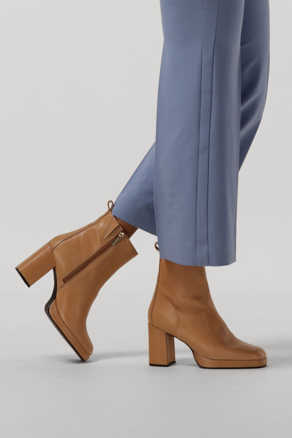 BRONX NEW MELANIE Bottines en camel - large