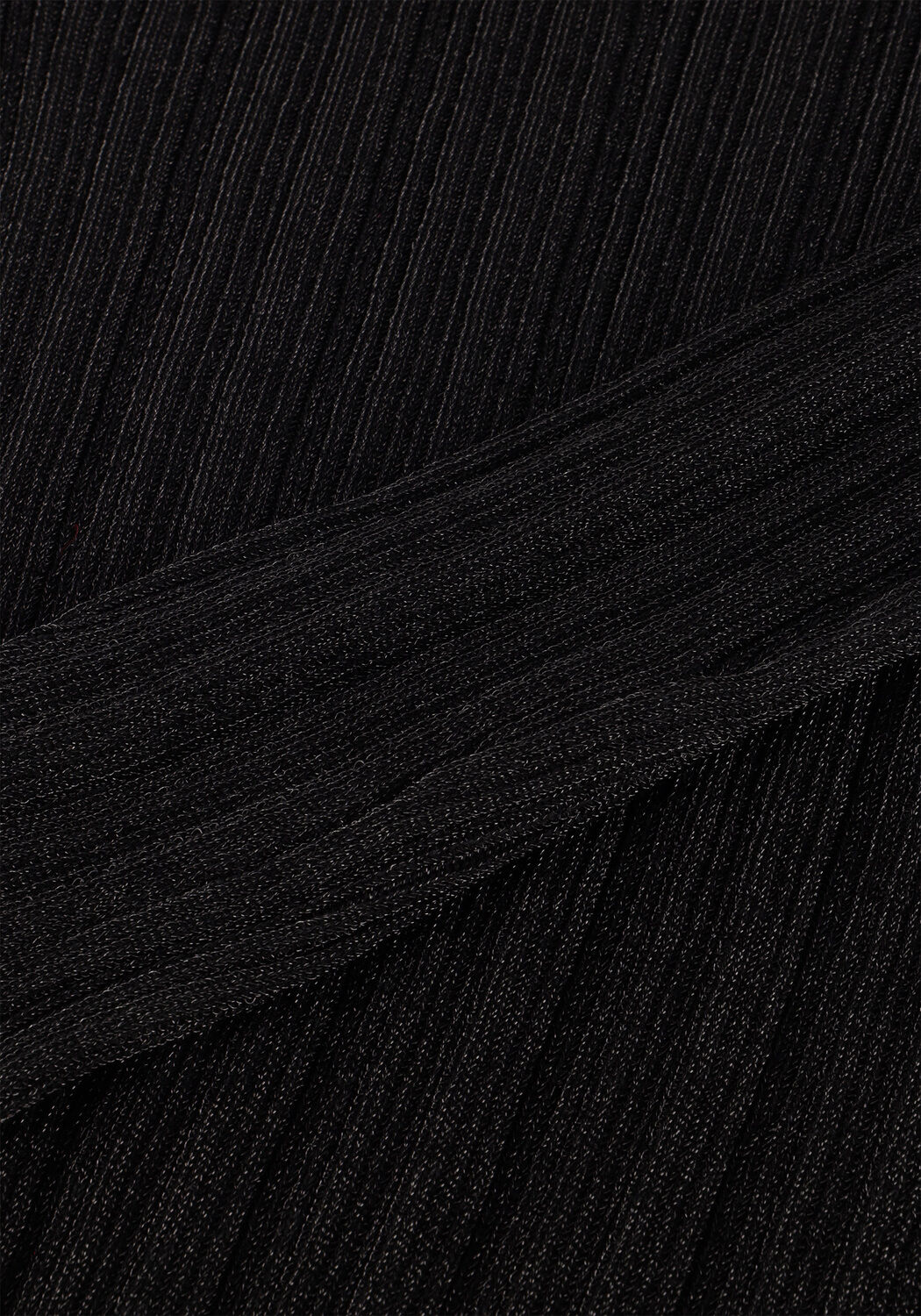 GESTUZ SILVIGZ RIB LS OFF SHOULDER Hauts & T-shirts en noir - large