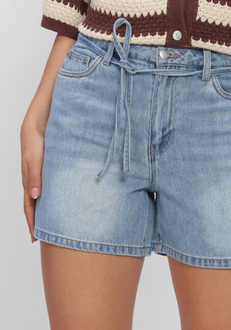 OBJECT Pantalon courts OBJROSIE MW LO DENIM SHORT en bleu - large