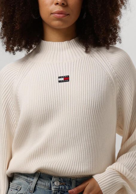 TOMMY JEANS Pull TJW BADGE MOCKNECK SWEATER en blanc - large