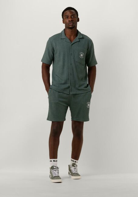 PURE PATH Chemise décontracté STRUCTURED SHORTSLEEVE SHIRT WITH CHEST POCKET AND EMBROIDERY en vert - large
