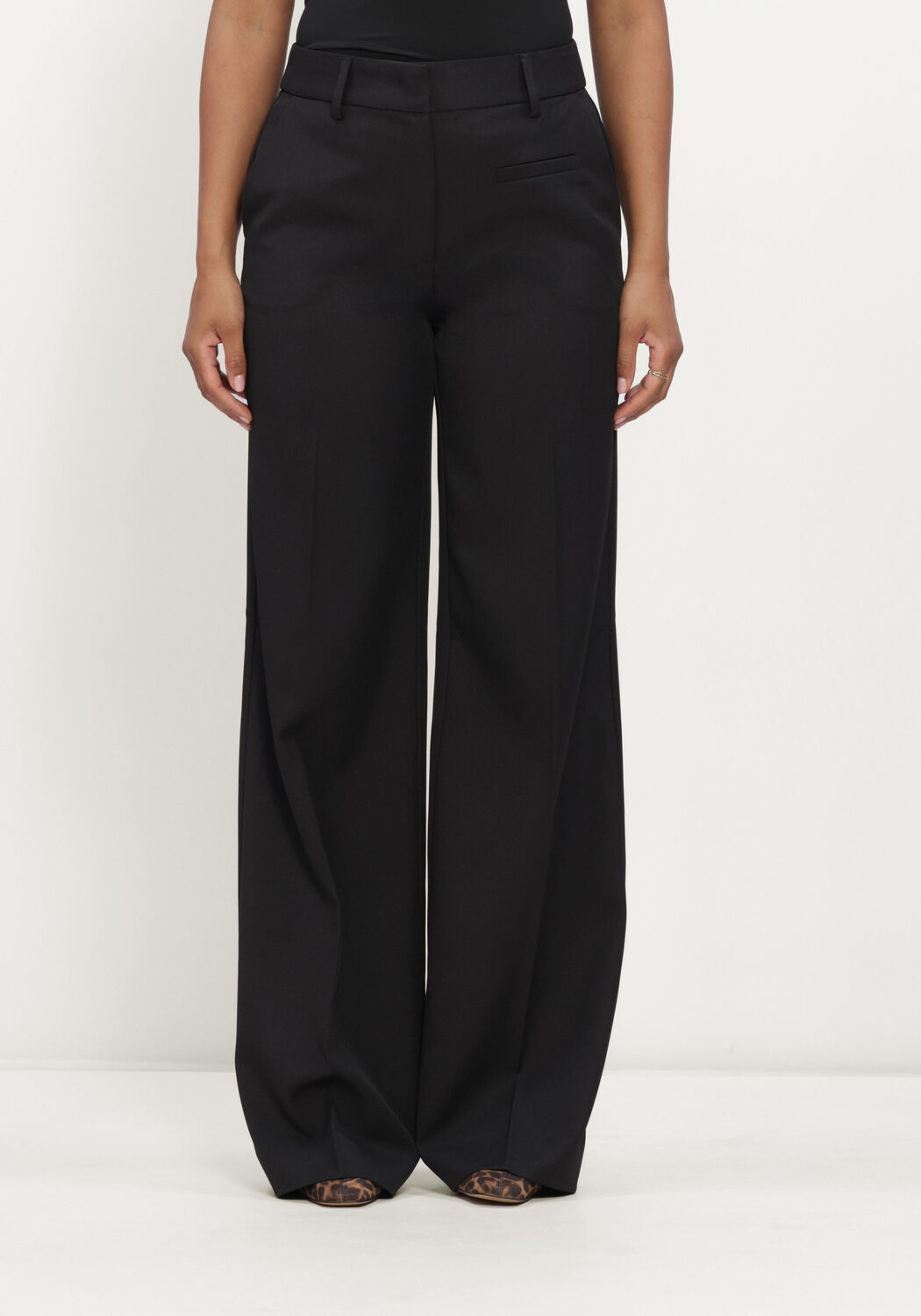 HAUTE L'AMITI&Eacute; Pantalon PREMIERE PLAIN TALL PANT en noir - large