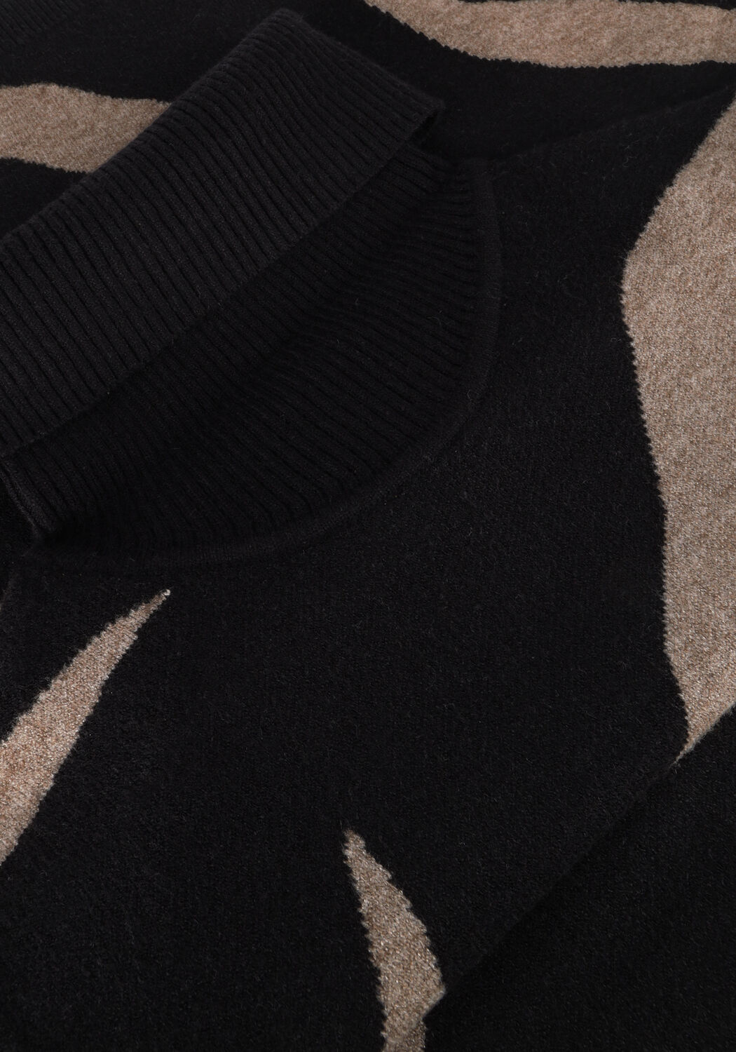 OBJECT Mini robe OBJRAY L/S KNIT ROLLNECK DRESS en noir - large