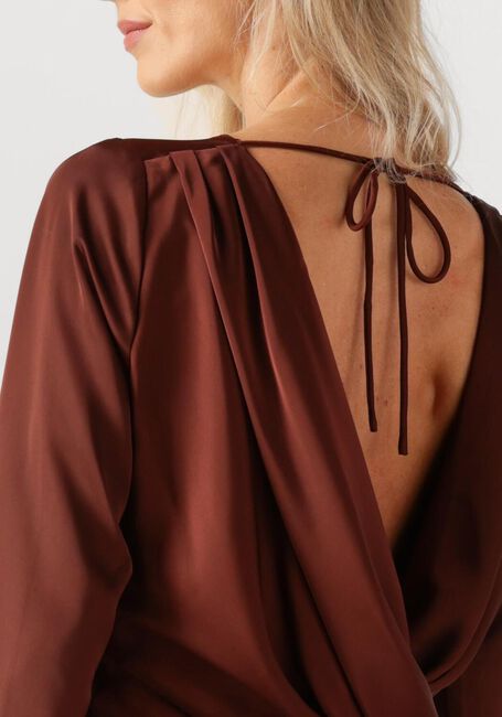 Bruine CO'COUTURE Midi jurk SAFIRACC WATERFALL BACK DRESS - large