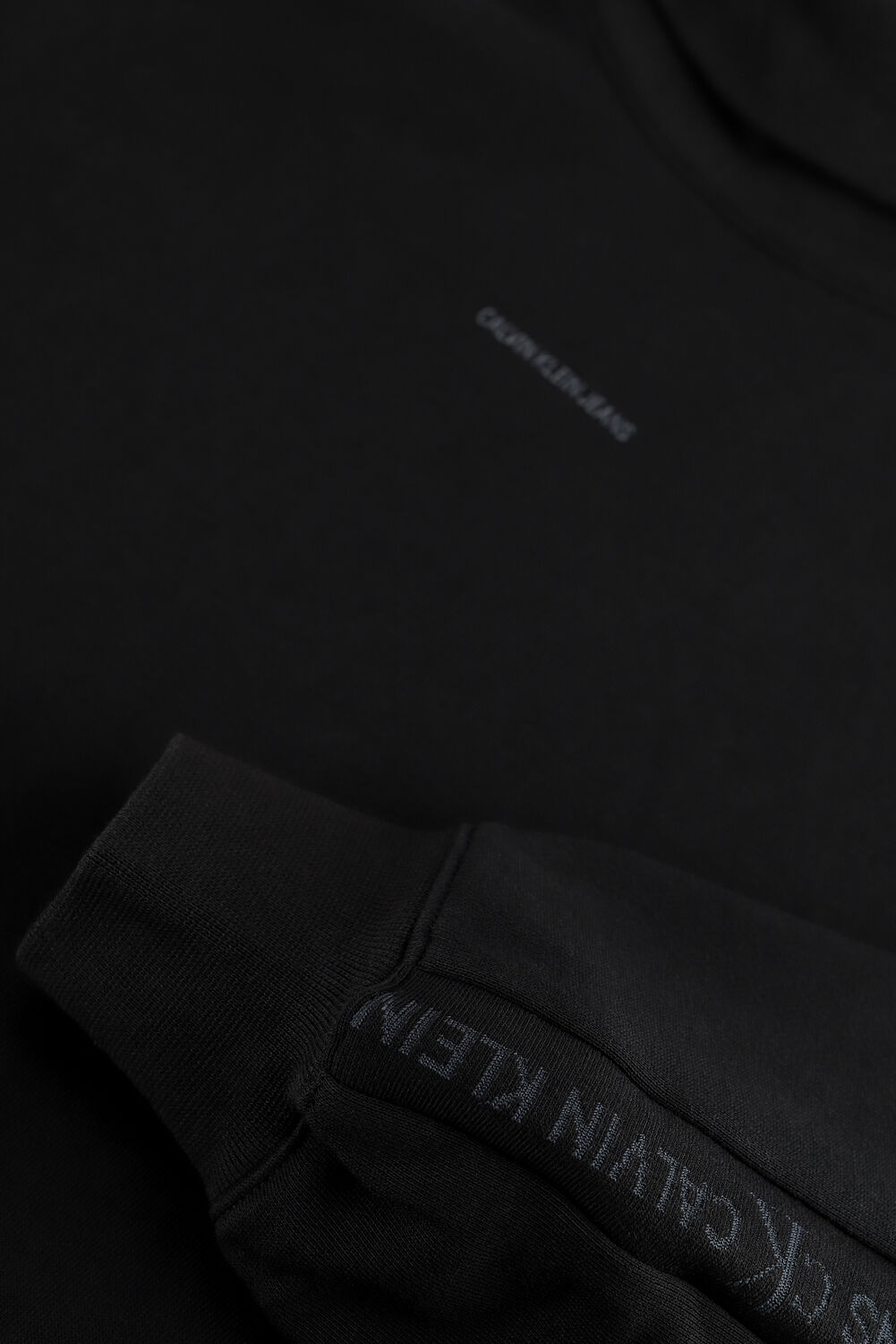 CALVIN KLEIN Col roul&eacute; LOGO TRIM ROLL NECK en noir - large