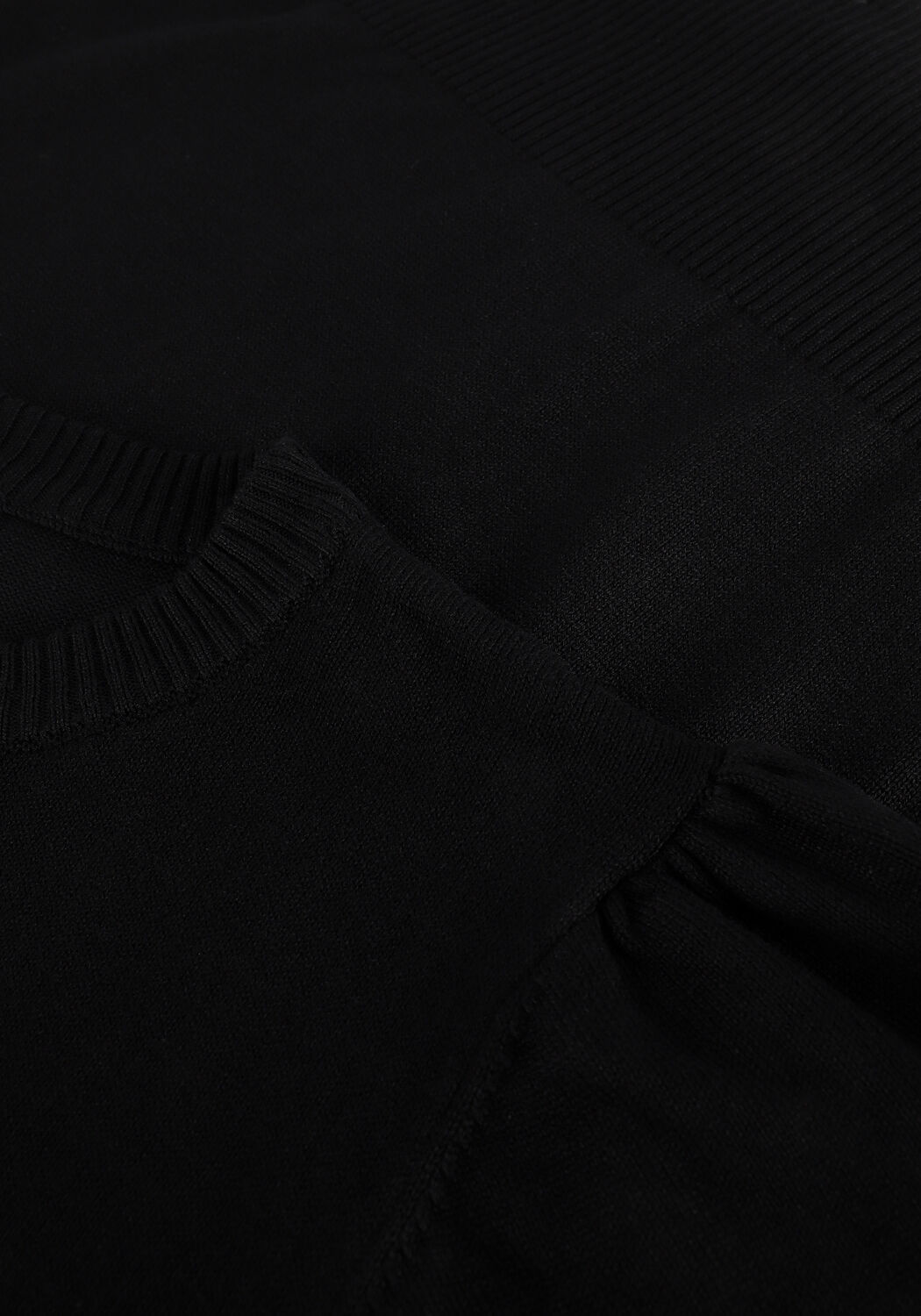 Zwarte MINUS Top LIVA KNIT TEE - large