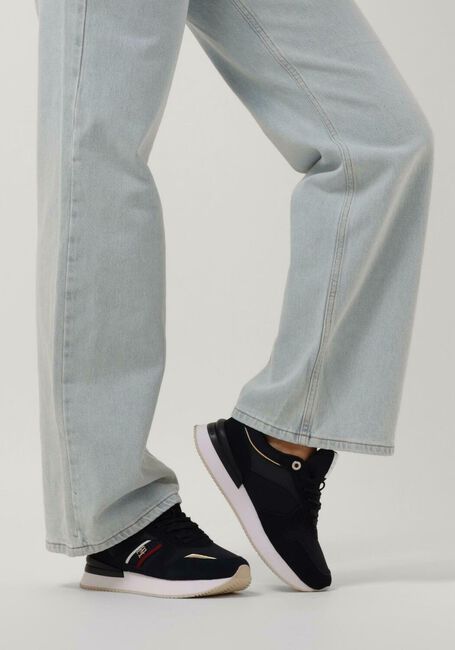 TOMMY HILFIGER Baskets basses CORP WEBBING RUNNER GOLD en bleu - large