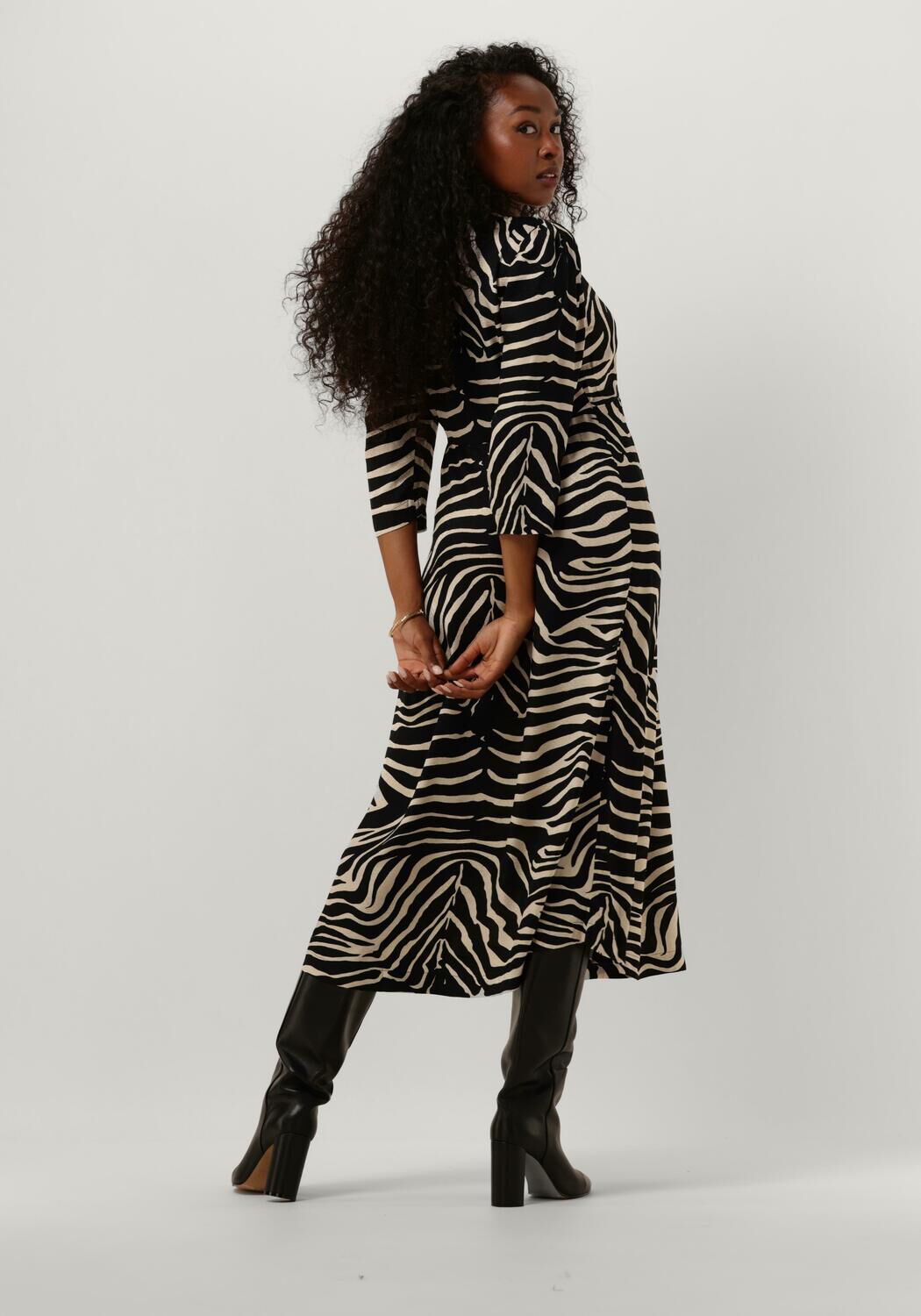 Idano robe on sale