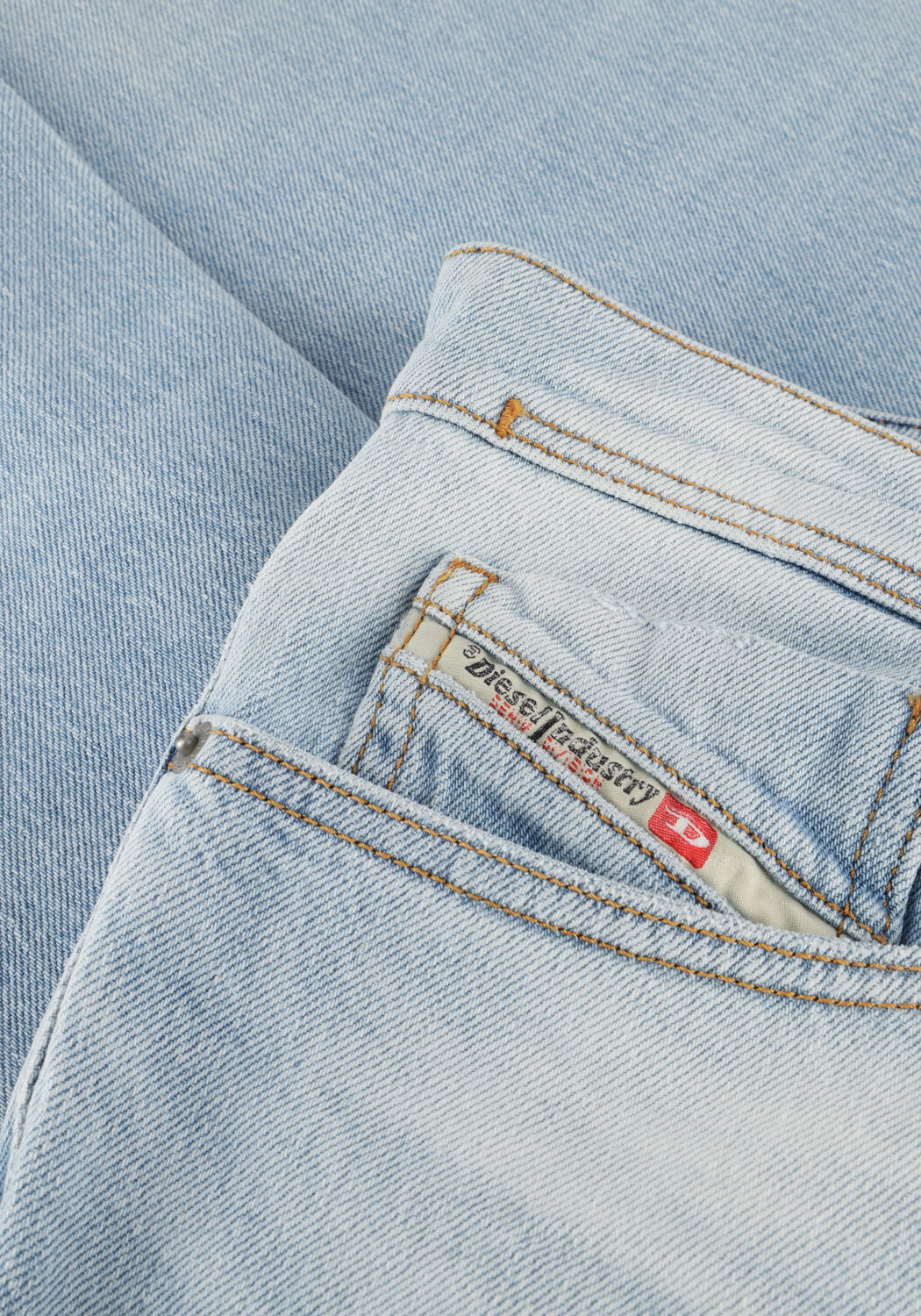 DIESEL Straight leg jeans 2023 D-FINITIVE Bleu clair - large