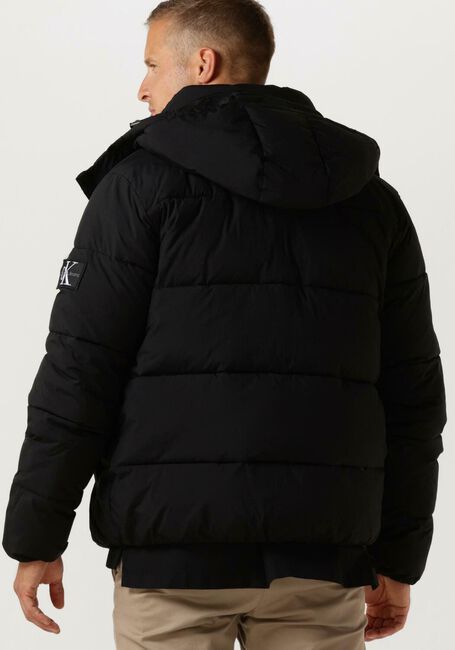 CALVIN KLEIN Veste matelassé ESSENTIALS NON DOWN JACKET en noir - large