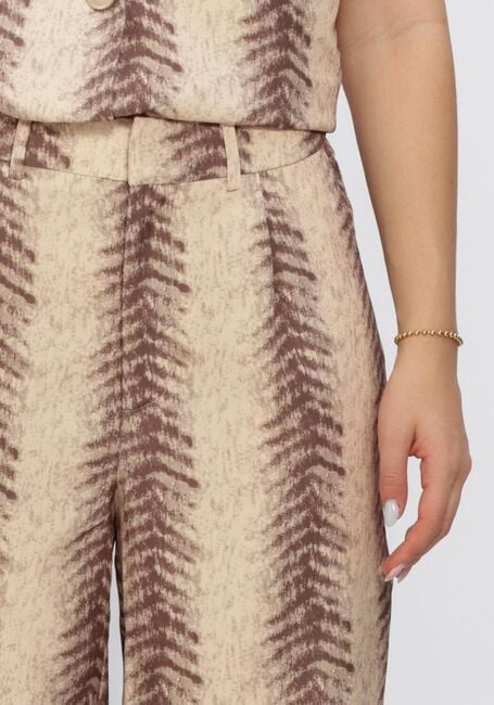 REFINED DEPARTMENT Pantalon courts PUMA en blanc - large