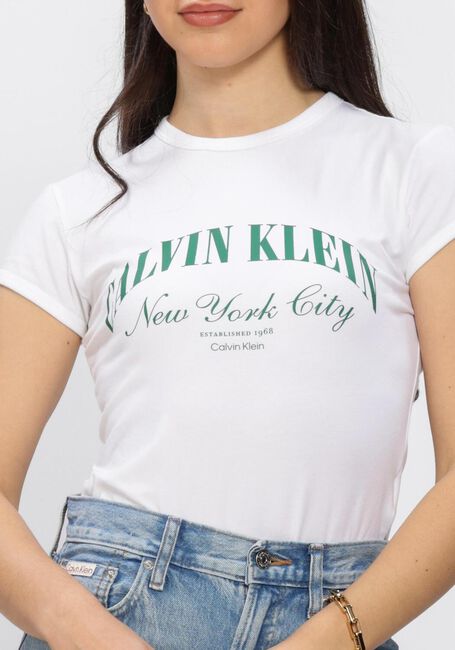 Witte CALVIN KLEIN T-shirt SS GRAPHIC LOGO BABY TEE - large
