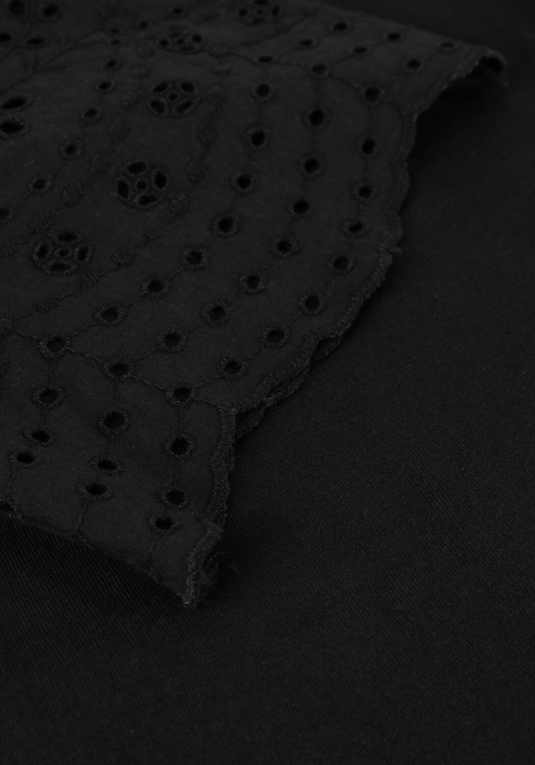 Zwarte Y.A.S. T-shirt YASLEX SS TOP W. EMB SLEEVES S. - large