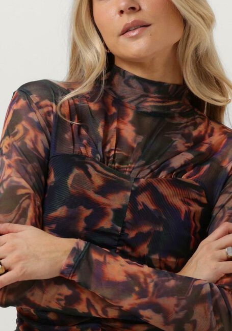 GESTUZ EWAGZ P BLOUSE Hauts & T-shirts en orange - large