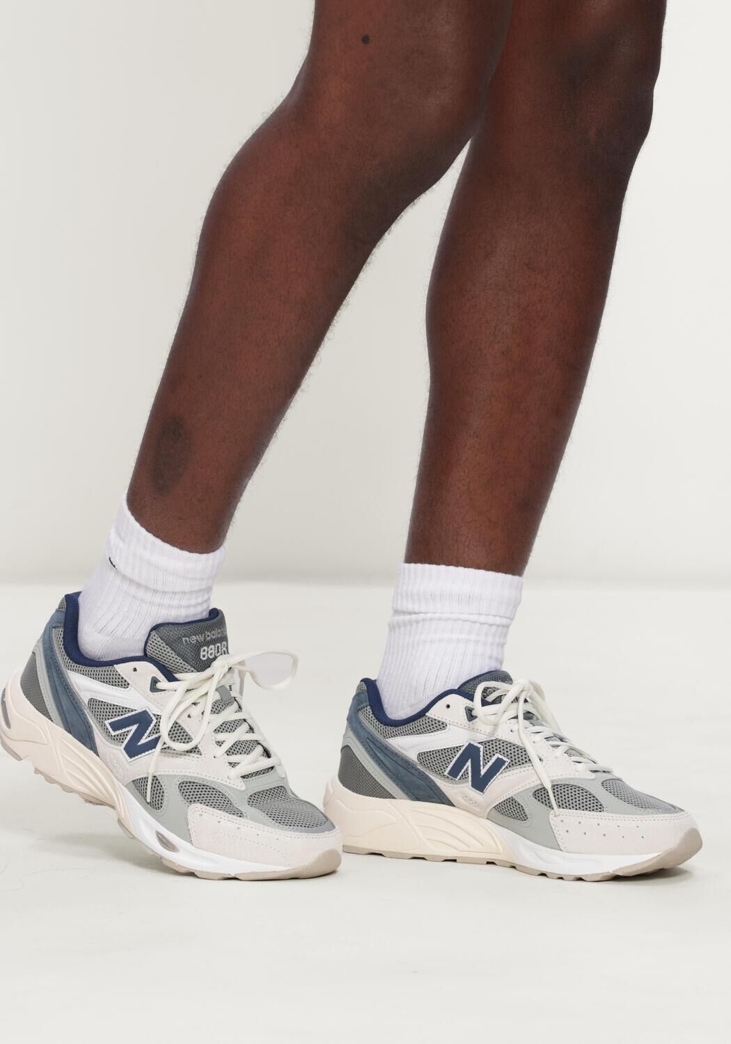 Beige NEW BALANCE Sneakers U880R H - large