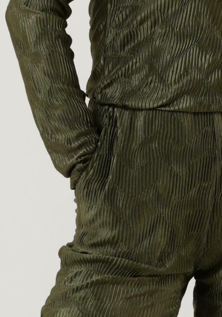 ANOTHER LABEL Pantalon GARCELLE PLEATED PANTS en vert - large