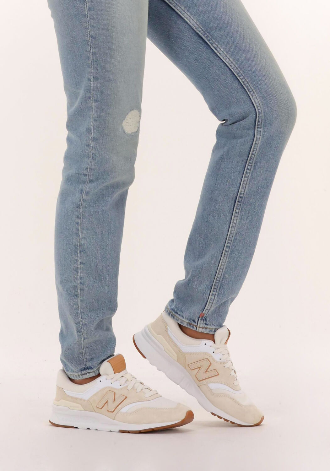 beige new balance lage sneakers cw997