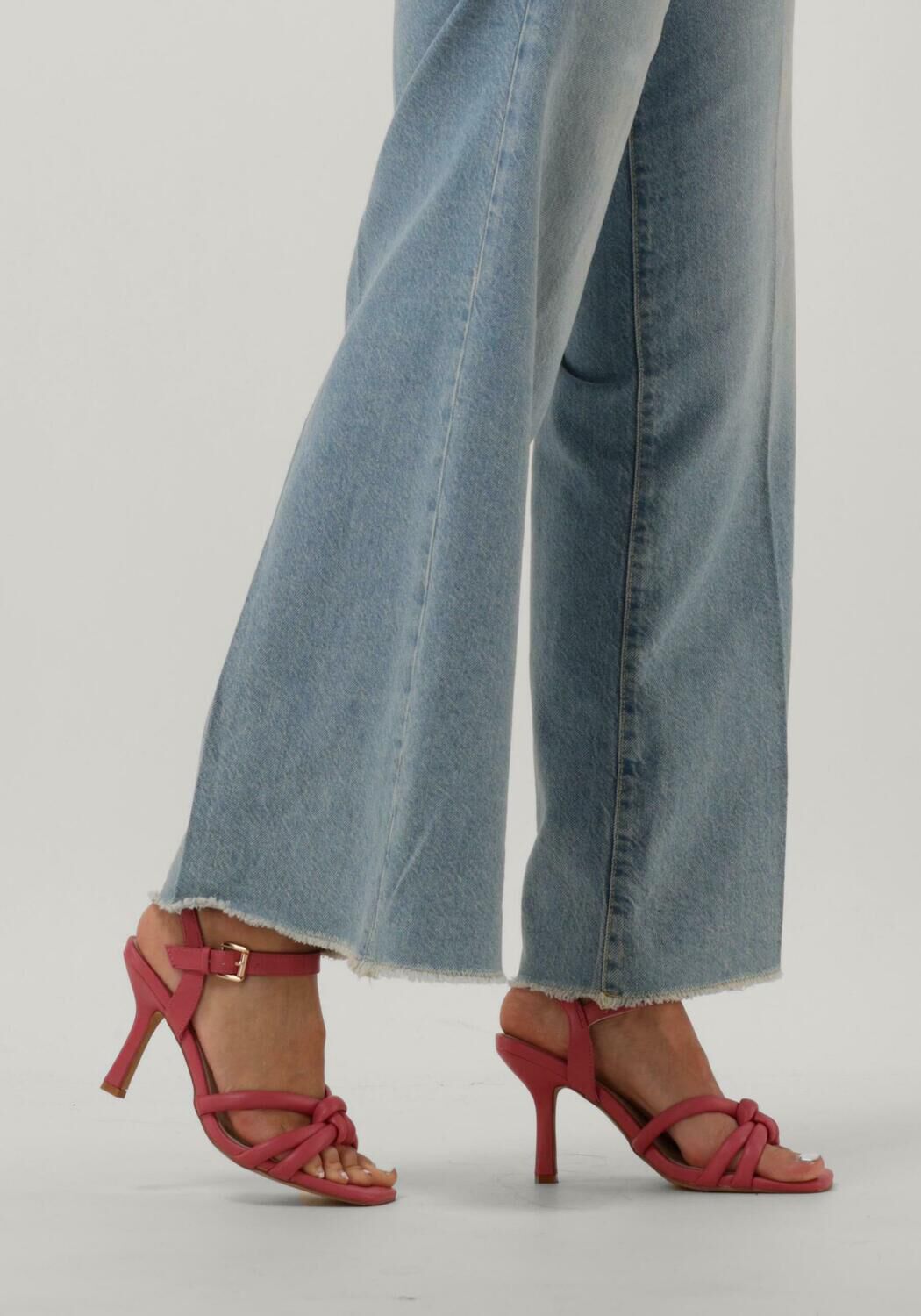 OMODA S1402 Sandales en rose - large