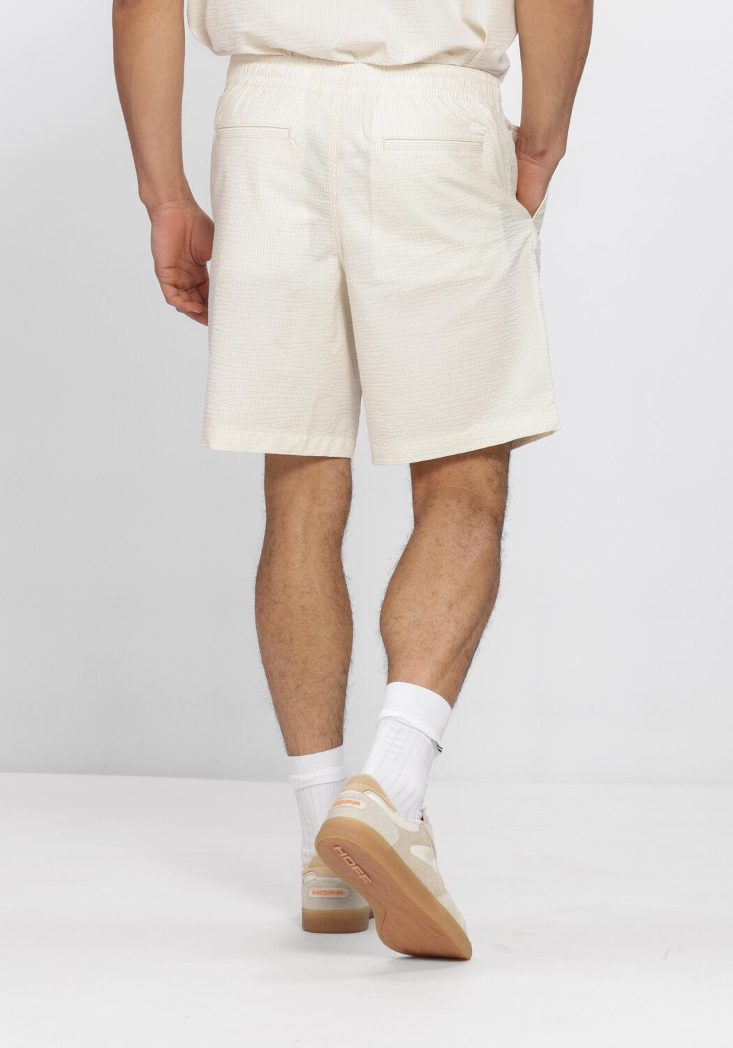 Ecru LACOSTE Korte broek RELAXED FIT WAFFLE TEXTURE SHORTS - large